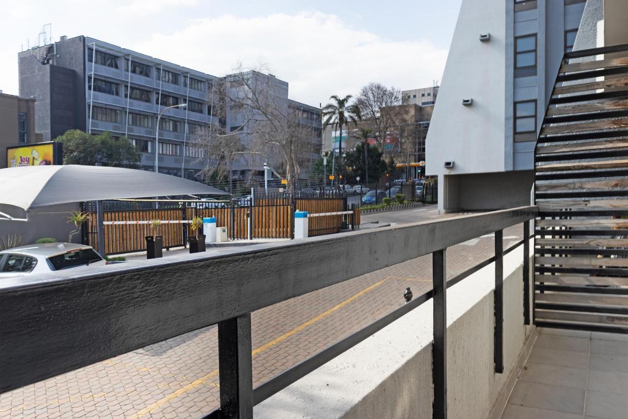 Urban Oasis Apartments At The Bolton Johannesburg Exterior foto